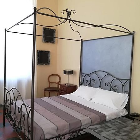 Dimora Castello Dei Conti Bed & Breakfast Trinita  Ngoại thất bức ảnh