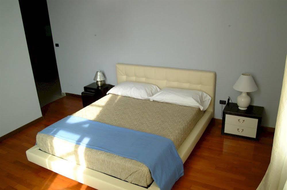 Dimora Castello Dei Conti Bed & Breakfast Trinita  Ngoại thất bức ảnh