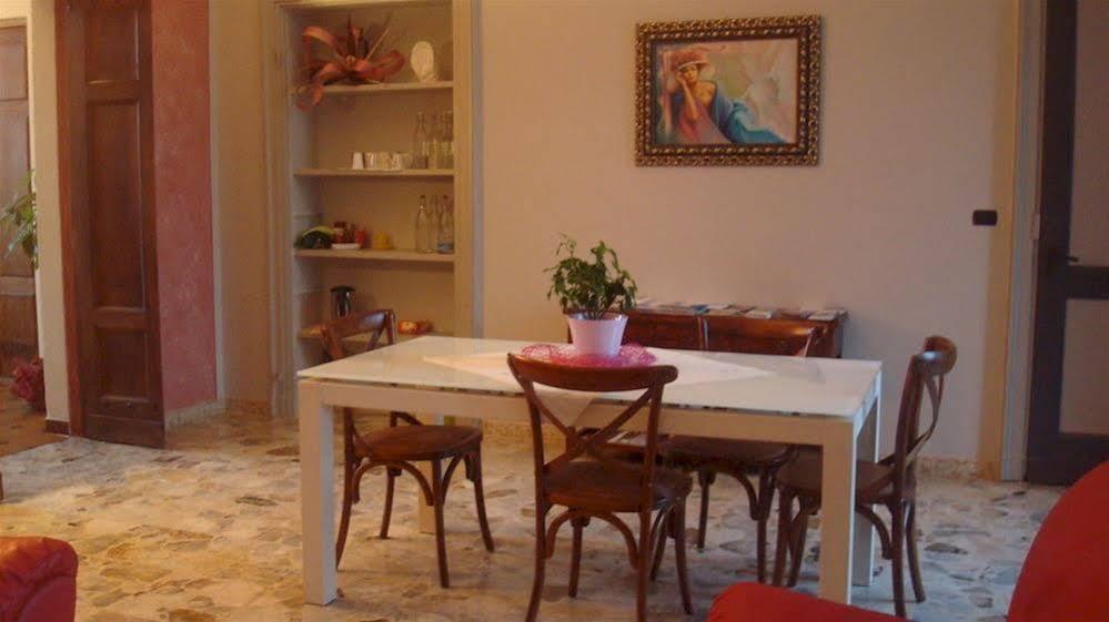 Dimora Castello Dei Conti Bed & Breakfast Trinita  Ngoại thất bức ảnh