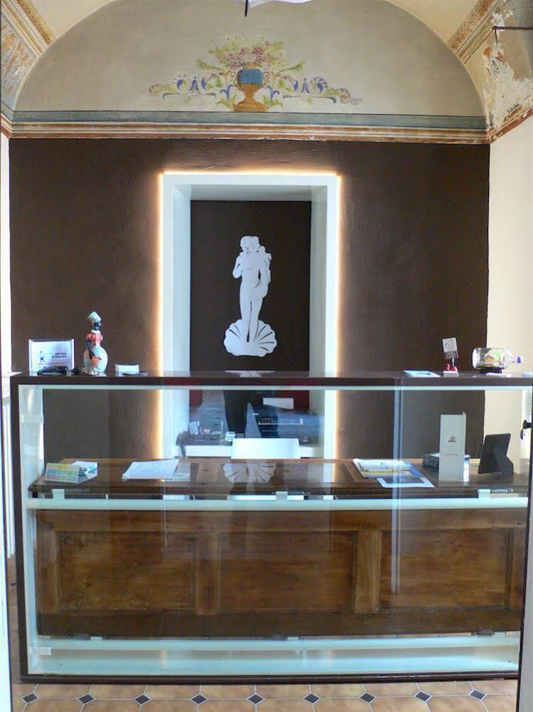 Dimora Castello Dei Conti Bed & Breakfast Trinita  Ngoại thất bức ảnh