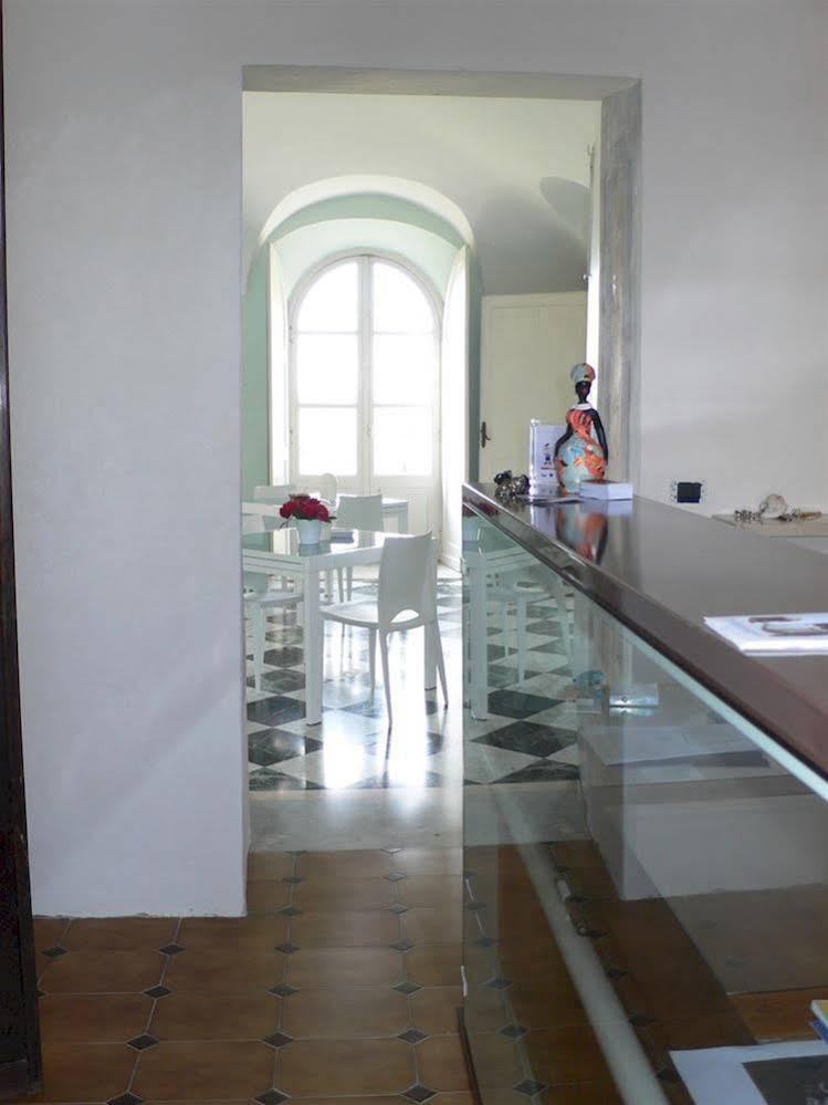 Dimora Castello Dei Conti Bed & Breakfast Trinita  Ngoại thất bức ảnh