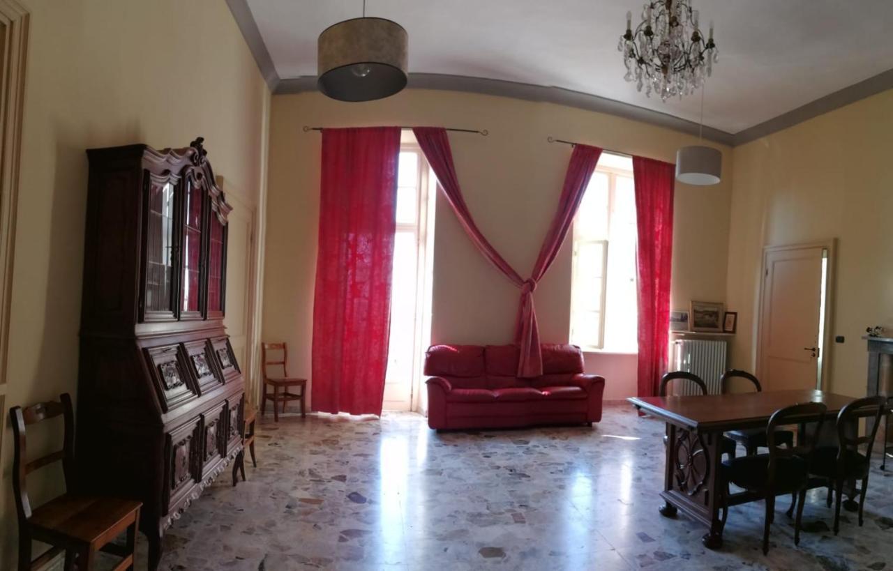 Dimora Castello Dei Conti Bed & Breakfast Trinita  Ngoại thất bức ảnh