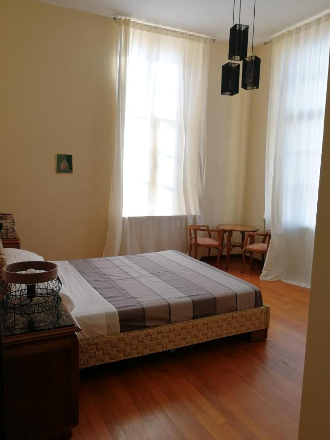 Dimora Castello Dei Conti Bed & Breakfast Trinita  Ngoại thất bức ảnh