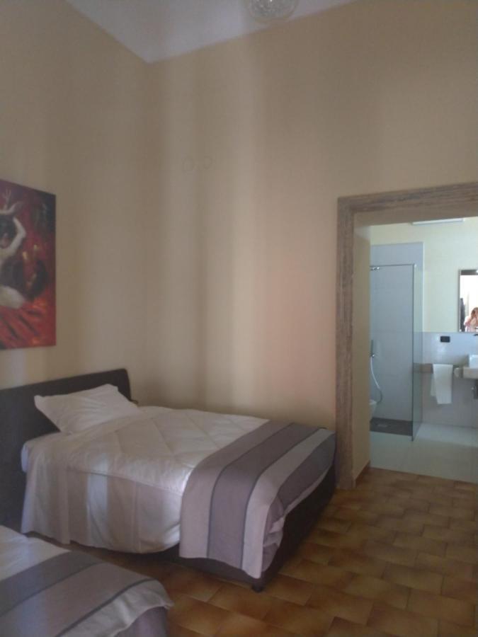 Dimora Castello Dei Conti Bed & Breakfast Trinita  Ngoại thất bức ảnh